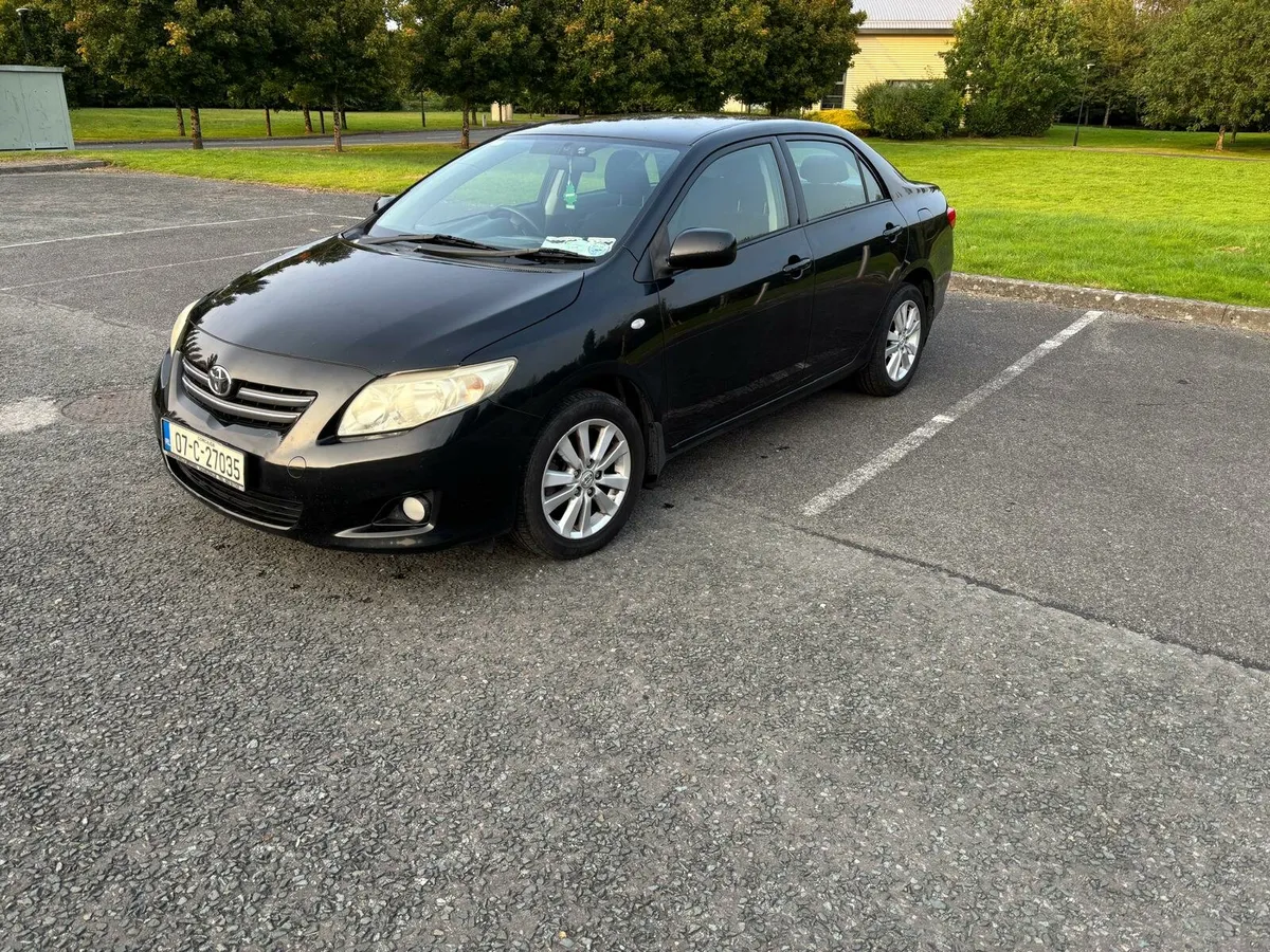 Toyota Corolla very low km - Image 1