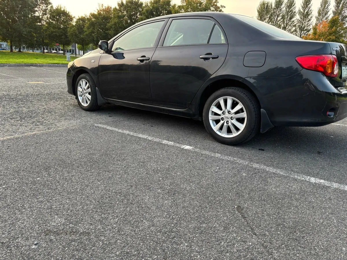 Toyota Corolla very low km - Image 2