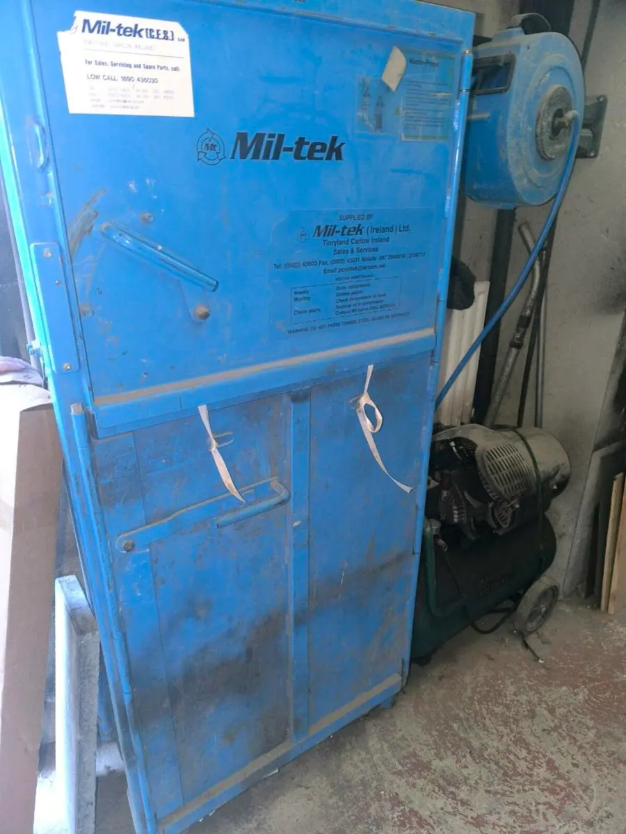 Cardboard compactor - Image 1