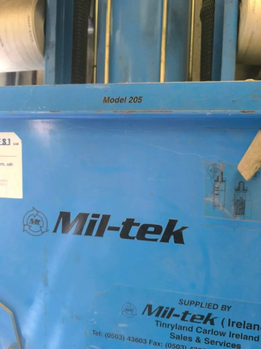 Cardboard compactor - Image 2