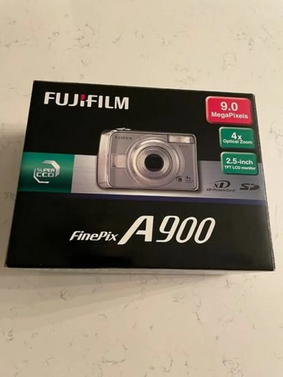 Fujifilm Finepix A900 9 MP Digital Camera - Image 4