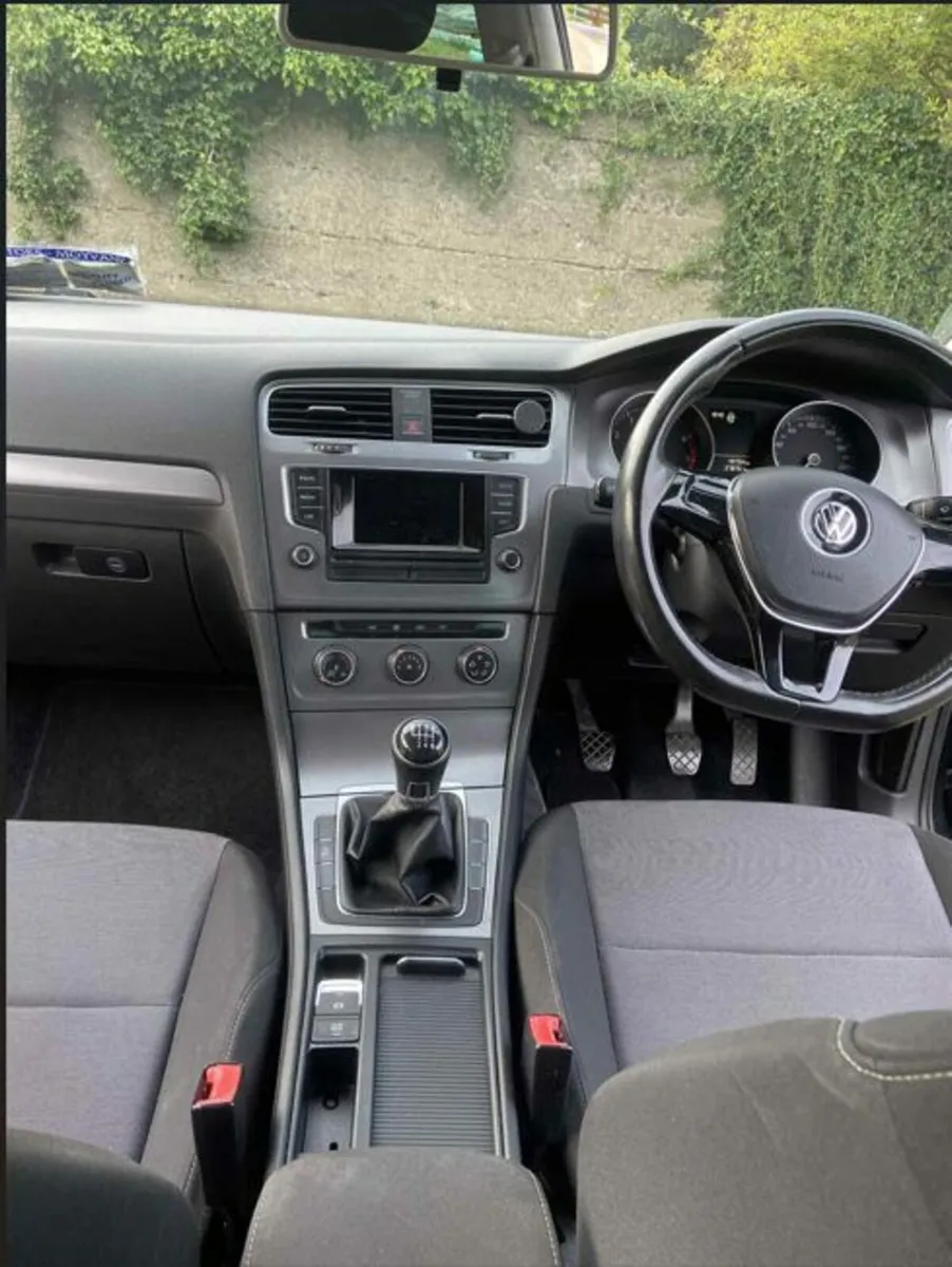 Volkswagen Golf 2013 - Image 2