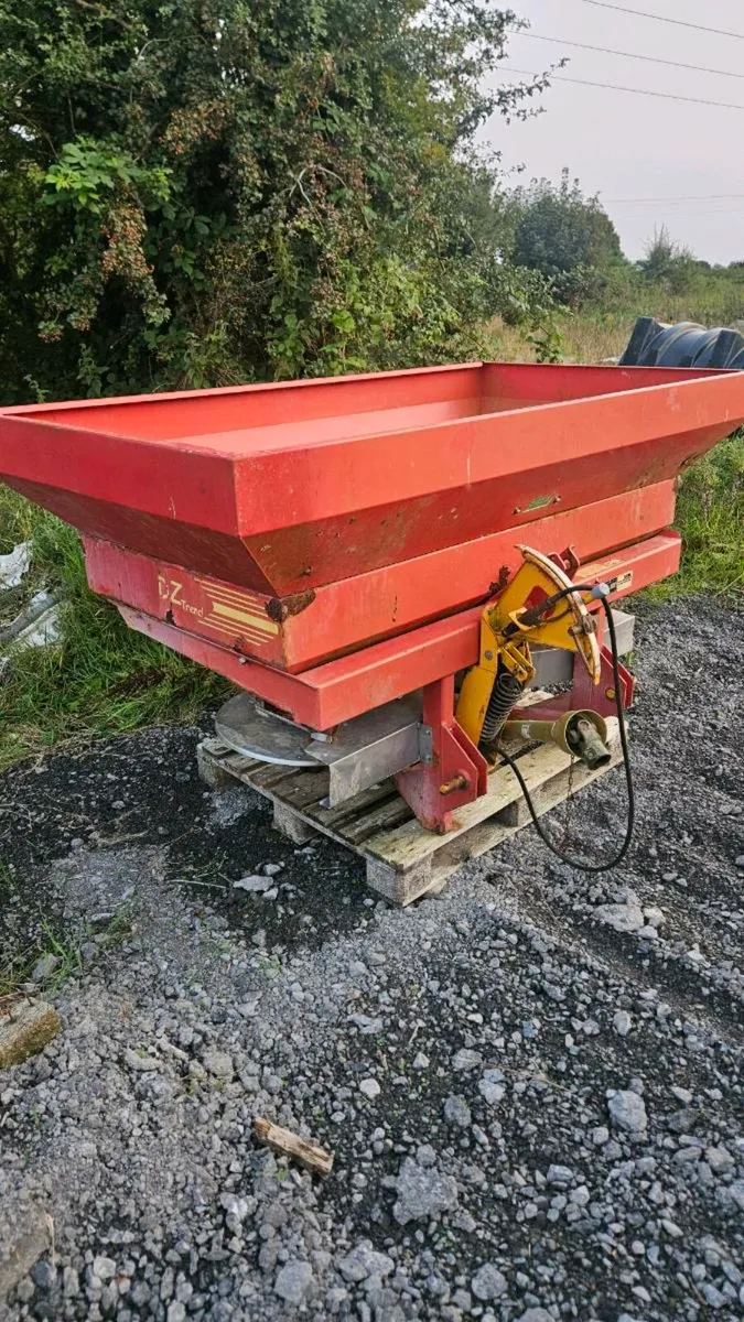 Fertilizer spreader - Image 3