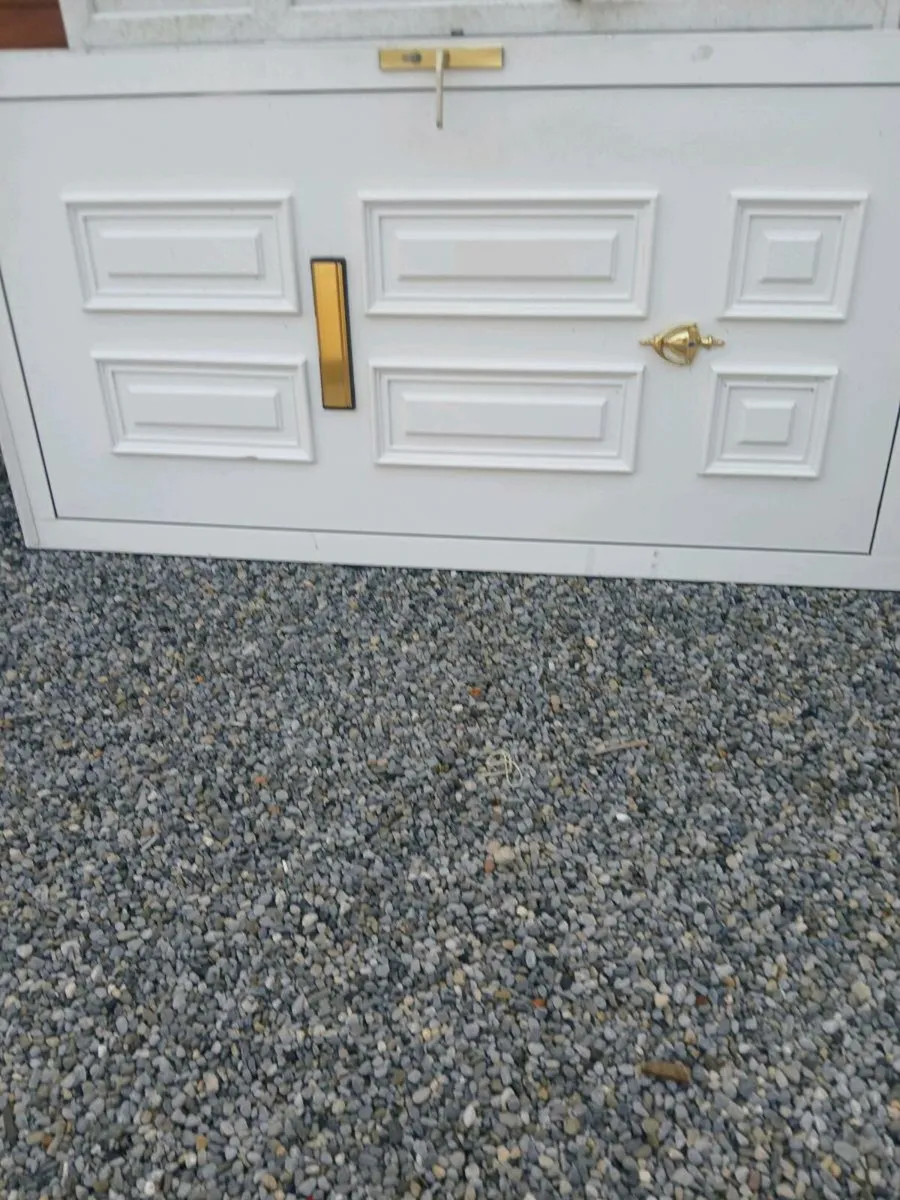 Door and window - Image 2