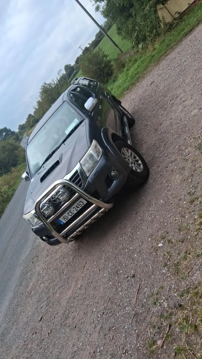 151 TOYOTA HILUX - Image 1