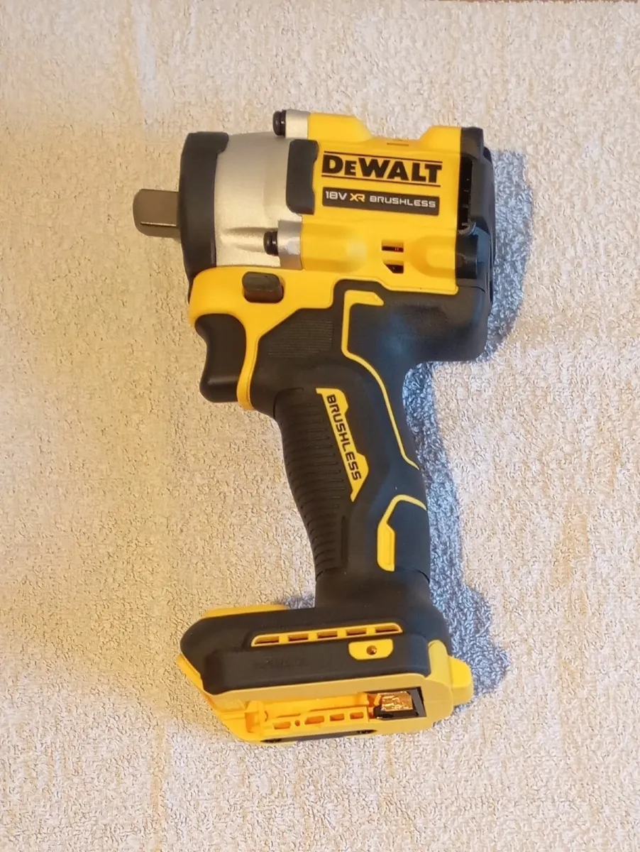 DeWalt Impact Wrench and Socket Set - Image 2