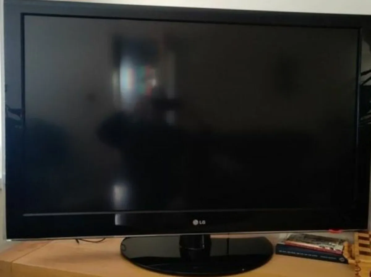 LG 47 inch tv - Image 1