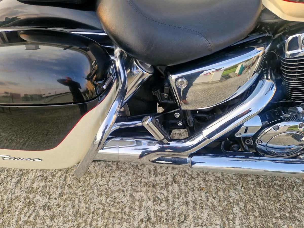 Honda shadow 1100 tourer - Image 4