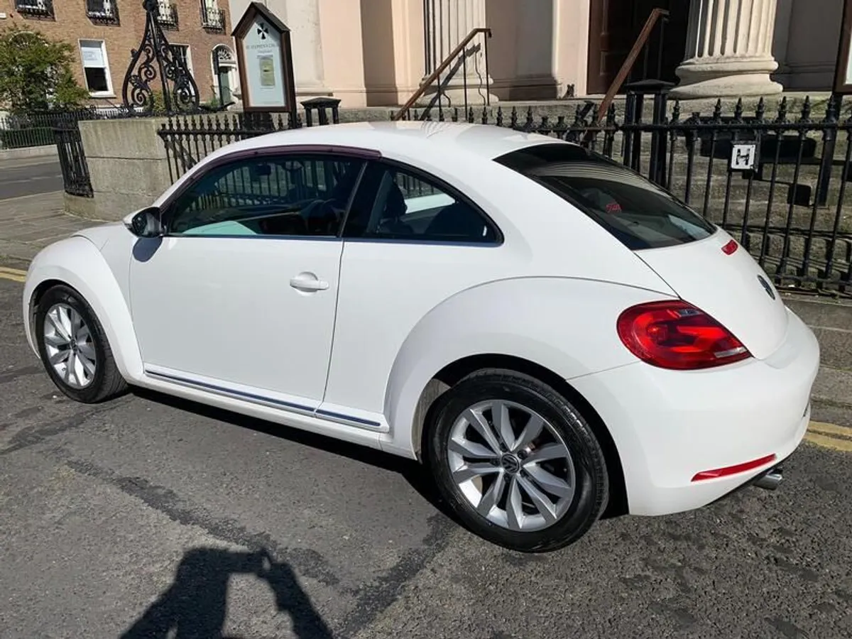 2013 Volkswagen Beetle - Image 2