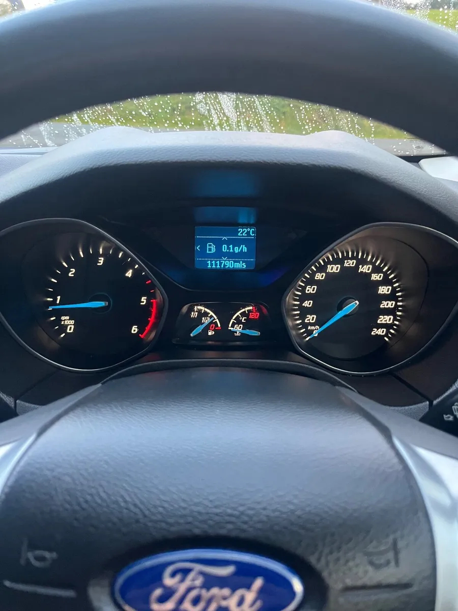Ford Focus 2014 - Image 2