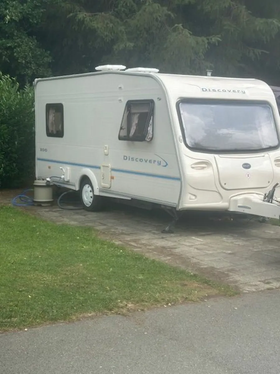 Bailey Discovery 300 – 5-Berth Touring Caravan - Image 1