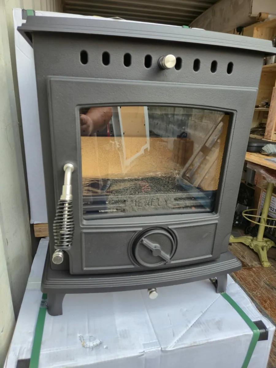 Henley stove - Image 1