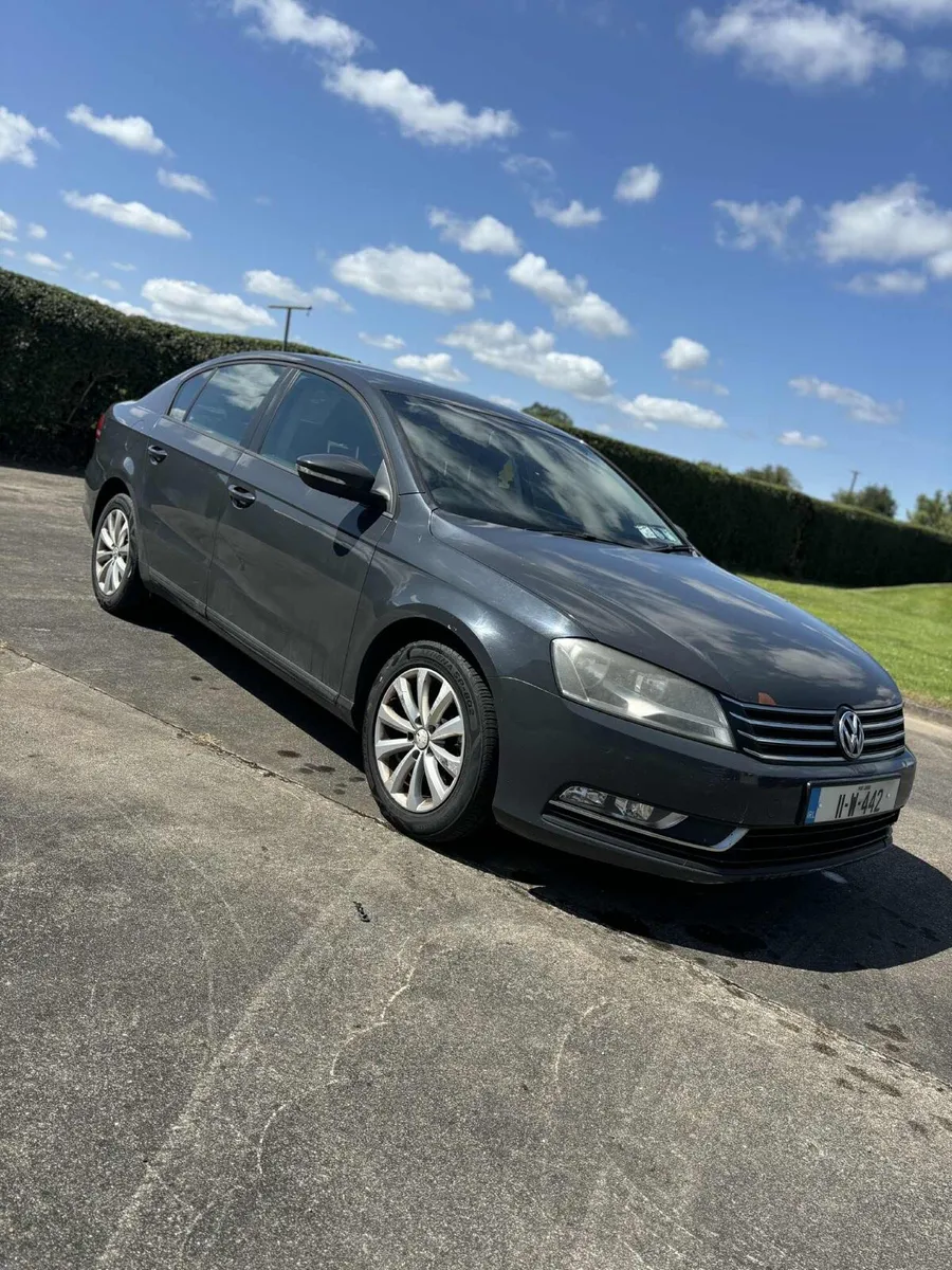 Volkswagen Passat - Image 1