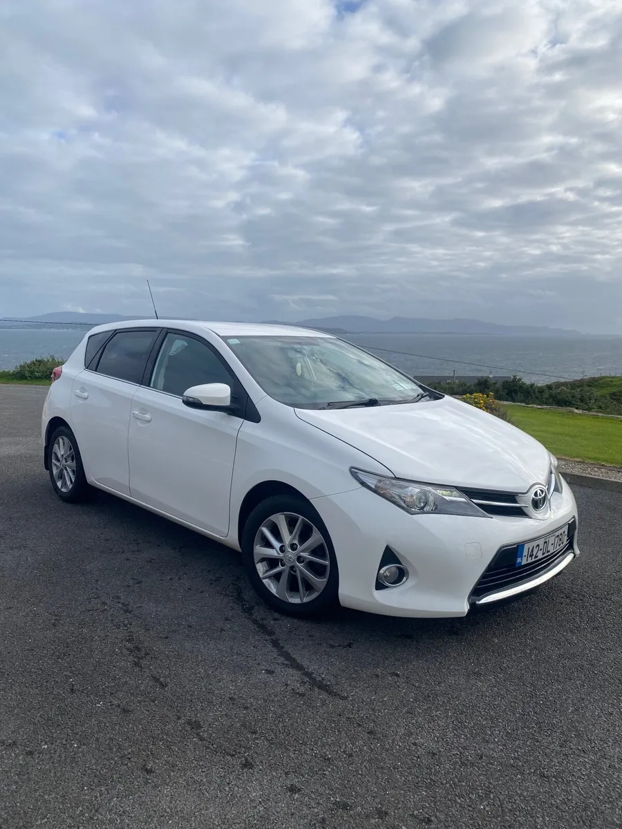 Toyota Auris 2014 - Image 1