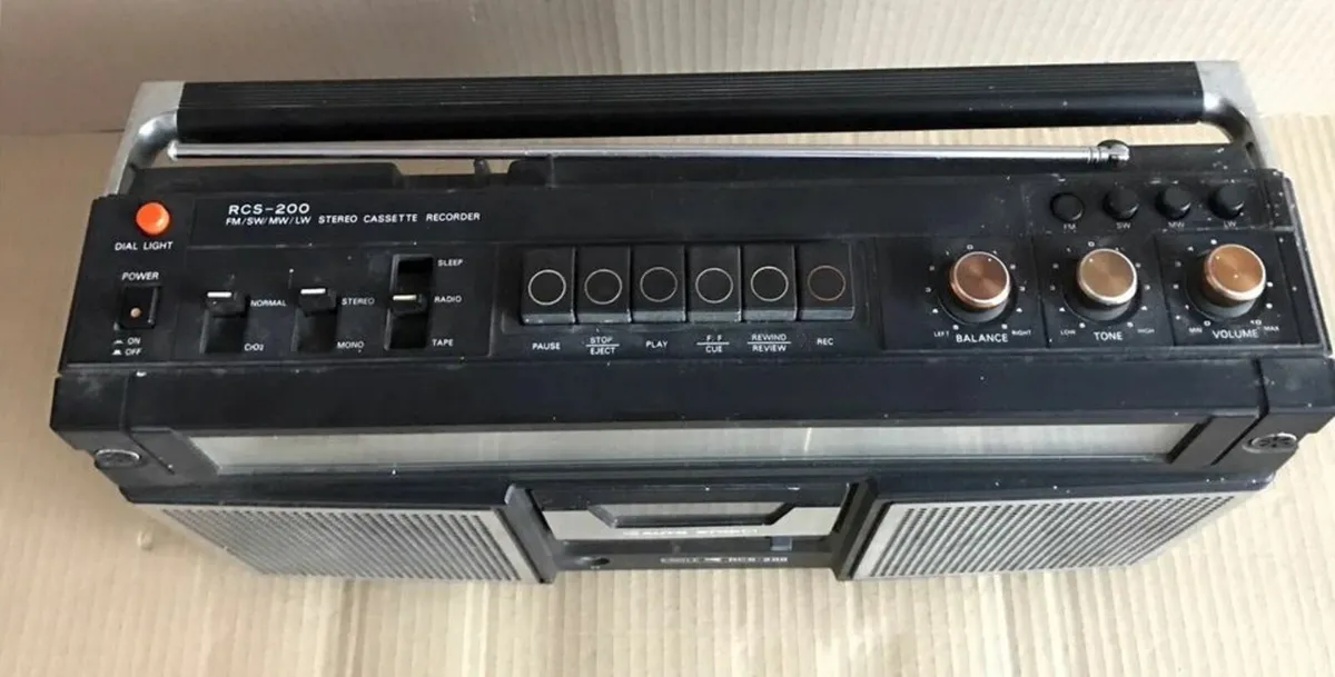 Eagle International RCS200 Portable Boombox Stereo - Image 3