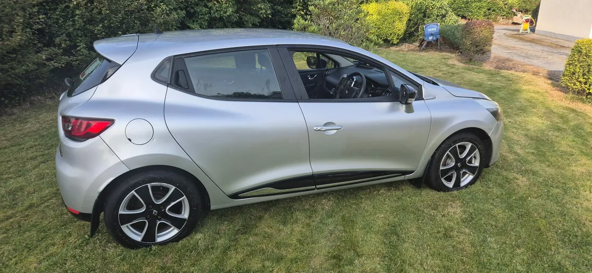 Car - Image 1