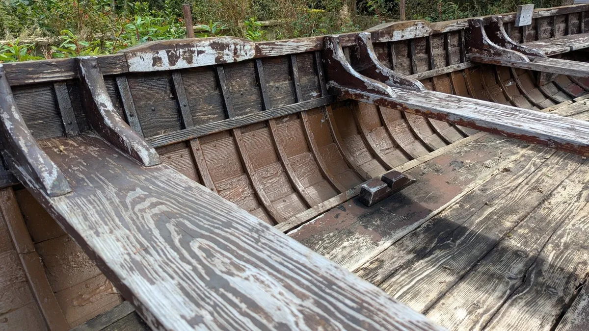 Wooden Fishing/Rowing Boat with Trailer-18ft long - Image 3