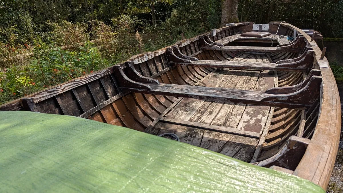 Wooden Fishing/Rowing Boat with Trailer-18ft long - Image 4
