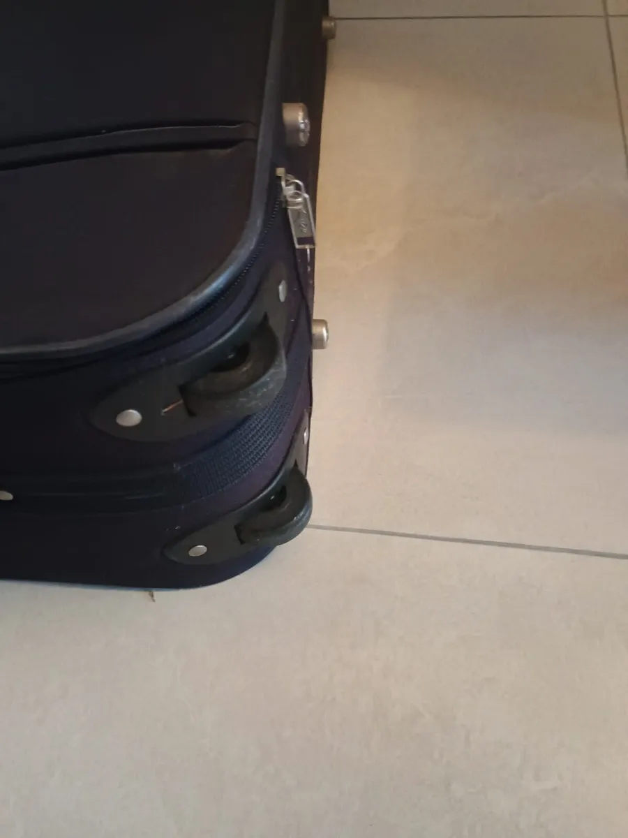 Large Suitcase great condition - Image 4