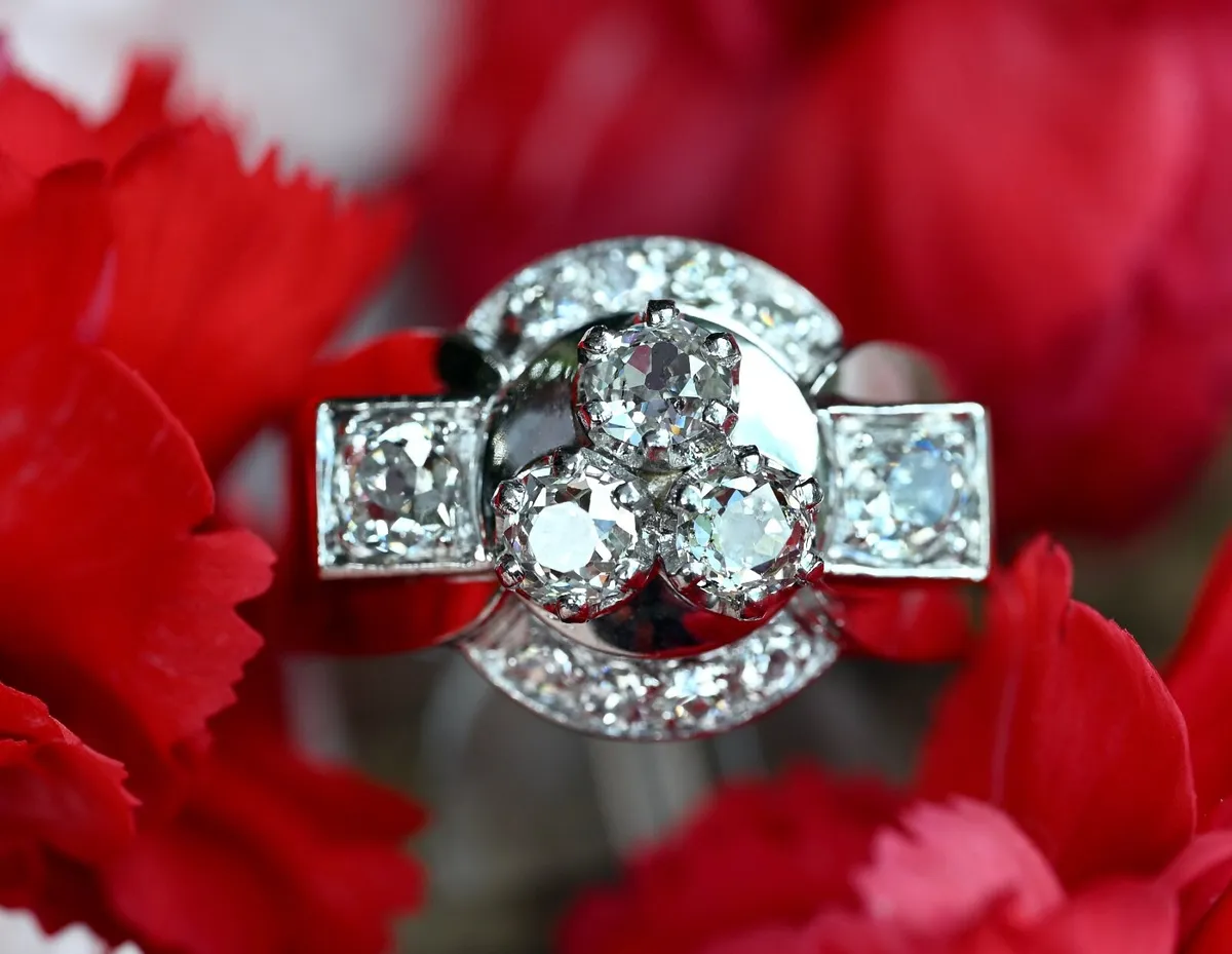 Antique Diamond Tank Ring  18ct White Gold & Plat - Image 1