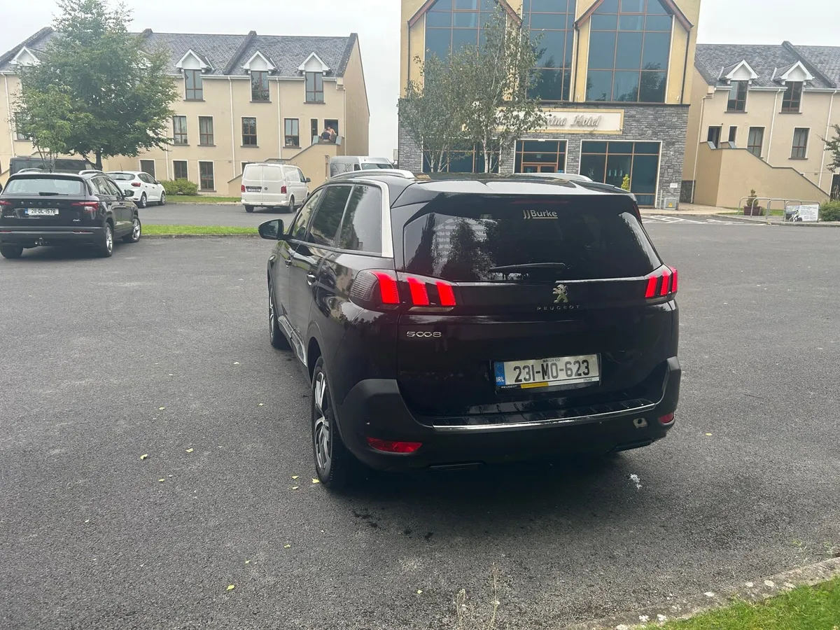 2023 Peugeot 5008 - Image 3