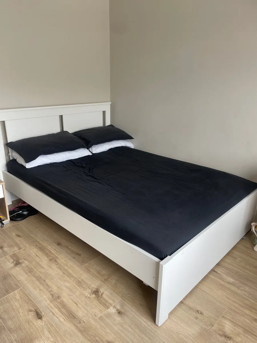 Bed - Image 2