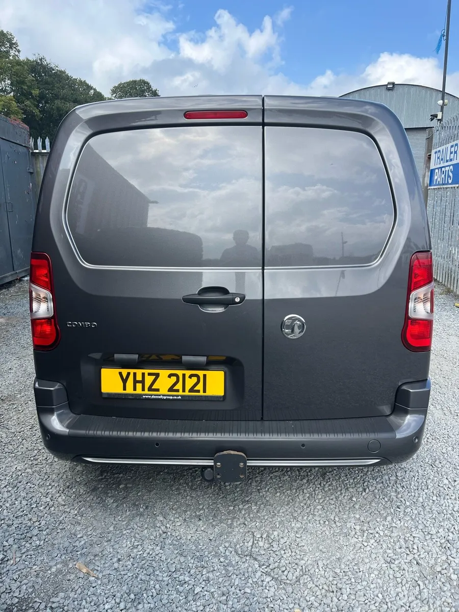 2021 Vauxhall combo sportive NO VAT - Image 3