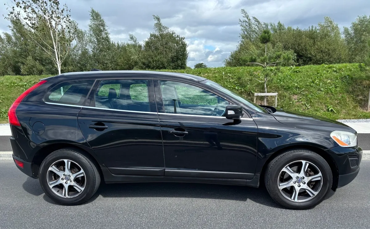 Volvo XC60 D5 2.4ltr AWD Lux 2012 - Image 3