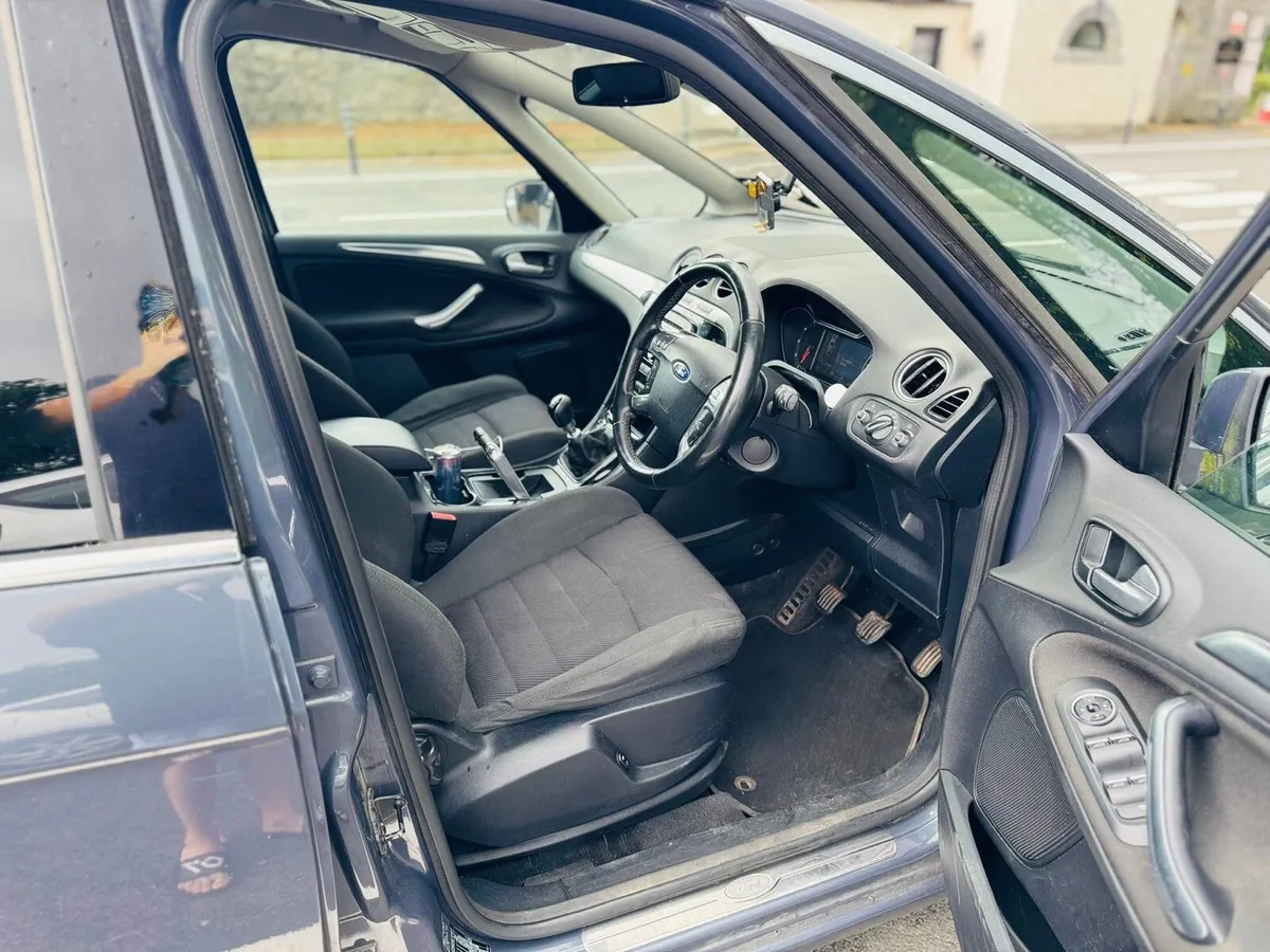 Ford S-Max TITANIUM 2.0LD - Image 4
