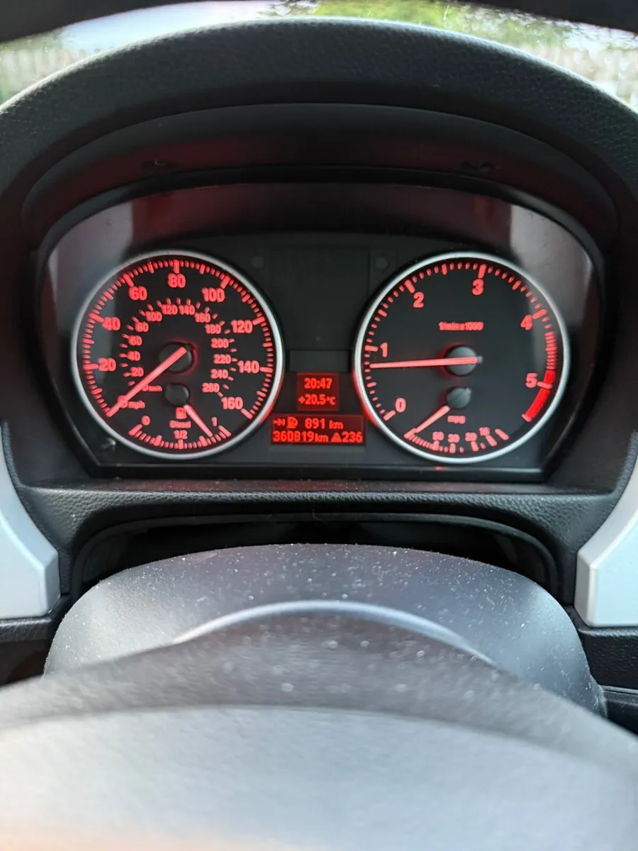 BMW 3-Series 2007 - Image 2