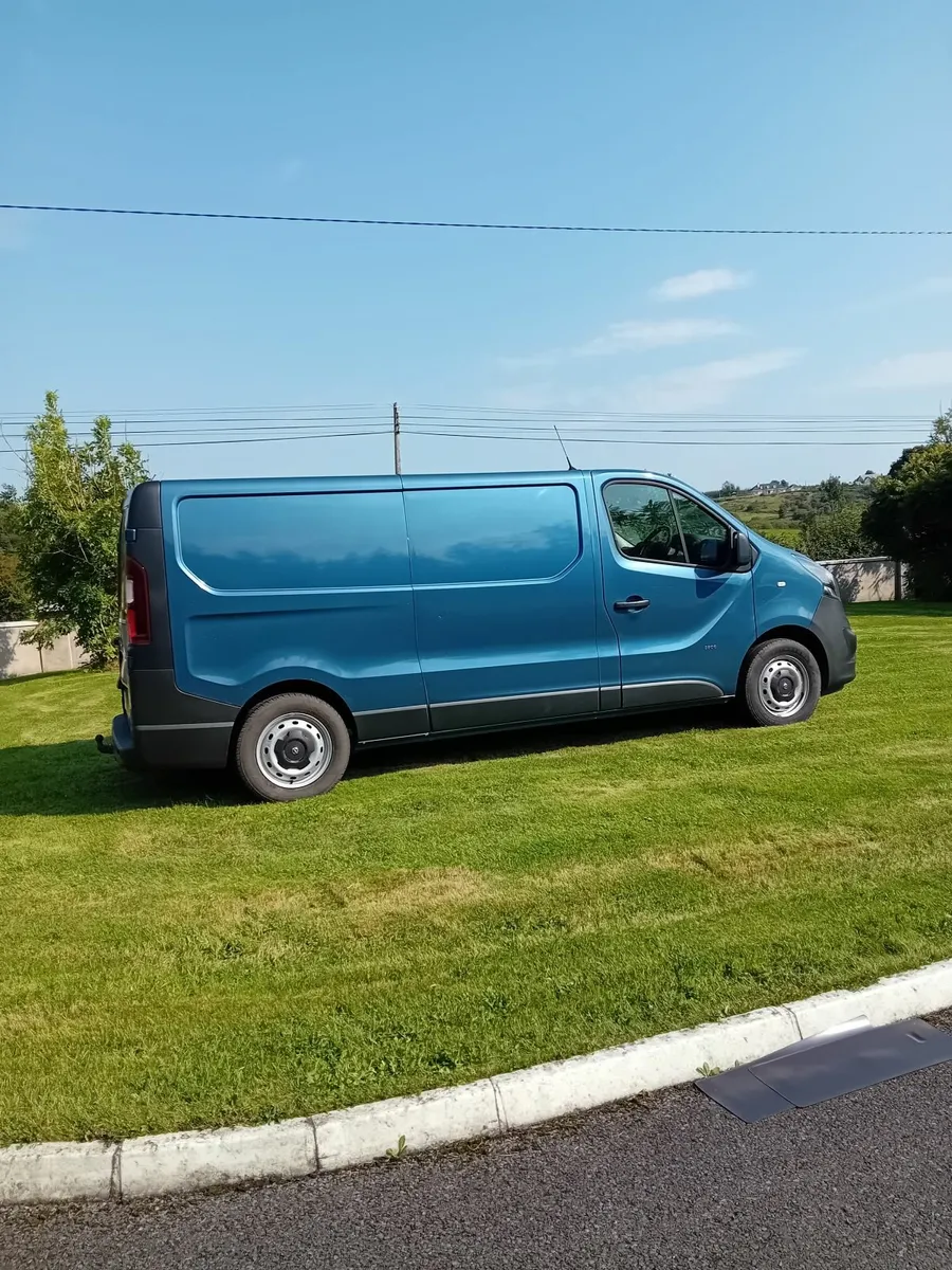 Van - Image 4