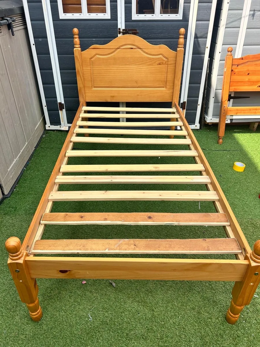 Single bed frame