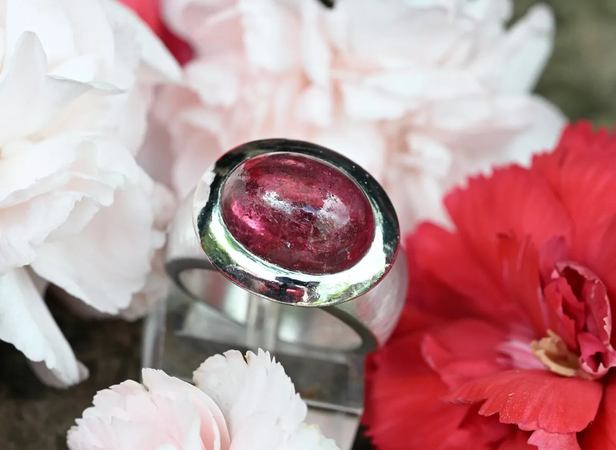 Chunky Retro Tourmaline/Rubellite Ring - 18ct - Image 2