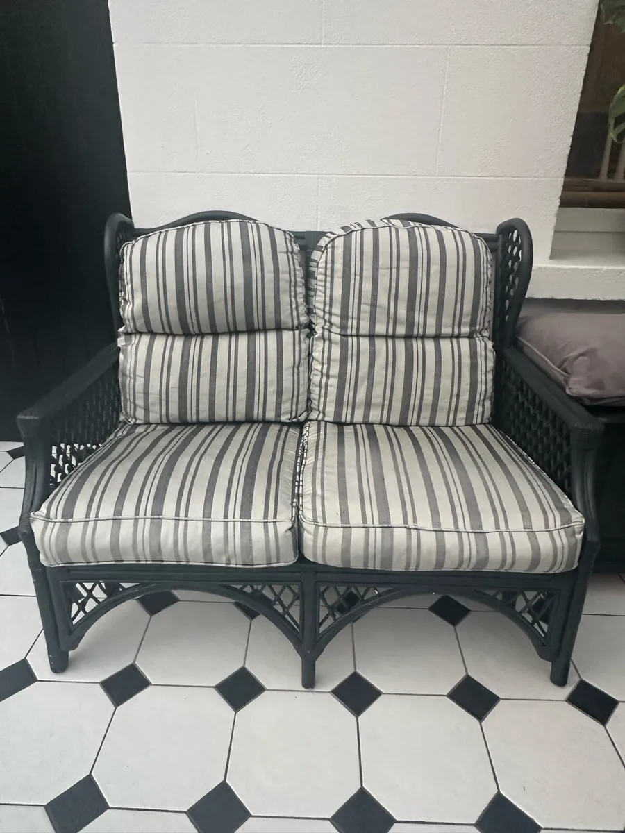 Conservatory / Sunroom Suite - Couch & Armchairs - Image 3