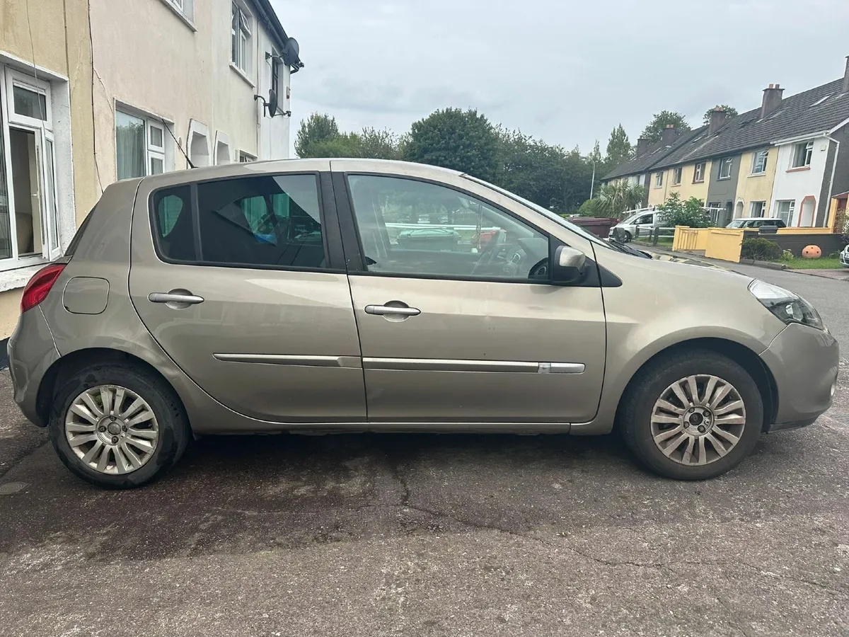 Renault Clio 2010 - Image 3