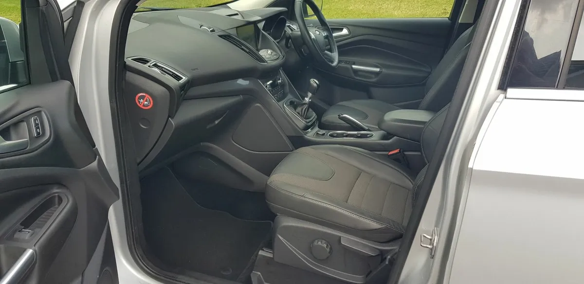 Ford Kuga 2016 - Image 4