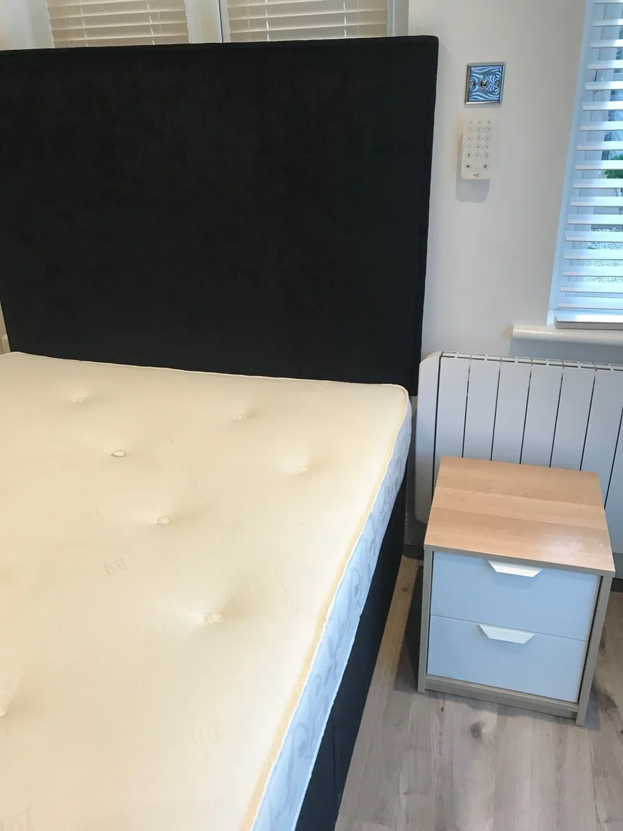 Luxurious Double bed with lockers - Image 3