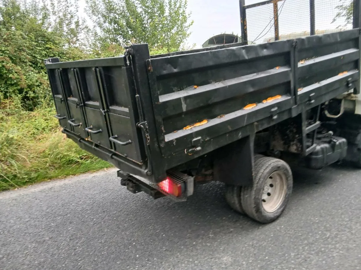 2012 nissan cabstar tipper - Image 4