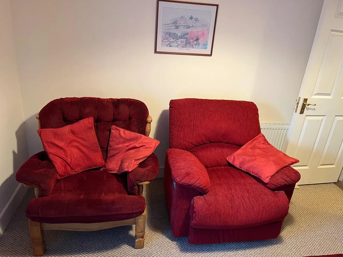 3 piece sofa & 2 armchairs - Image 4