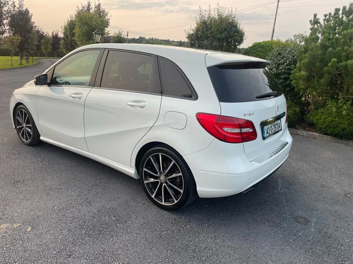 Car - Image 2