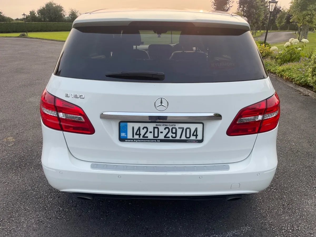 Car - Image 3