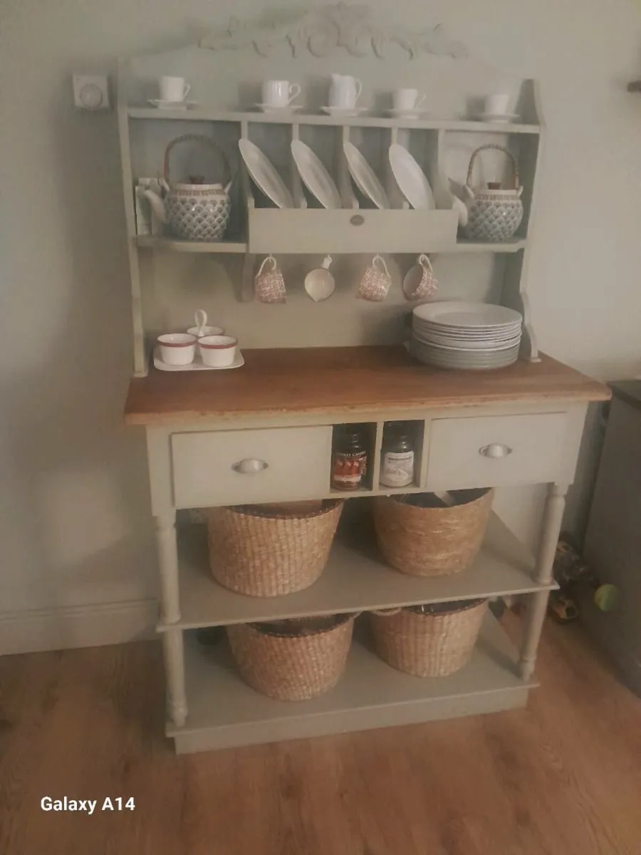 Dresser - Image 1
