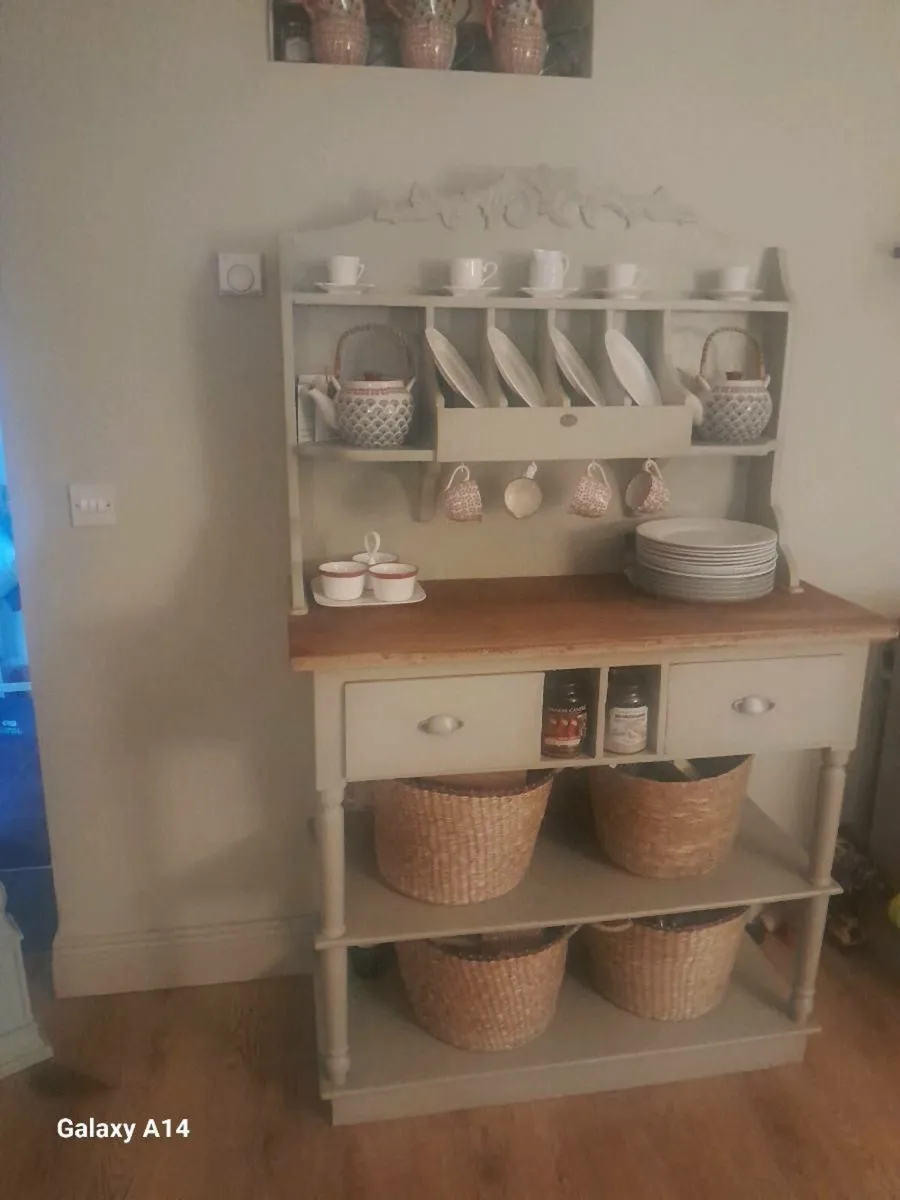 Dresser - Image 2