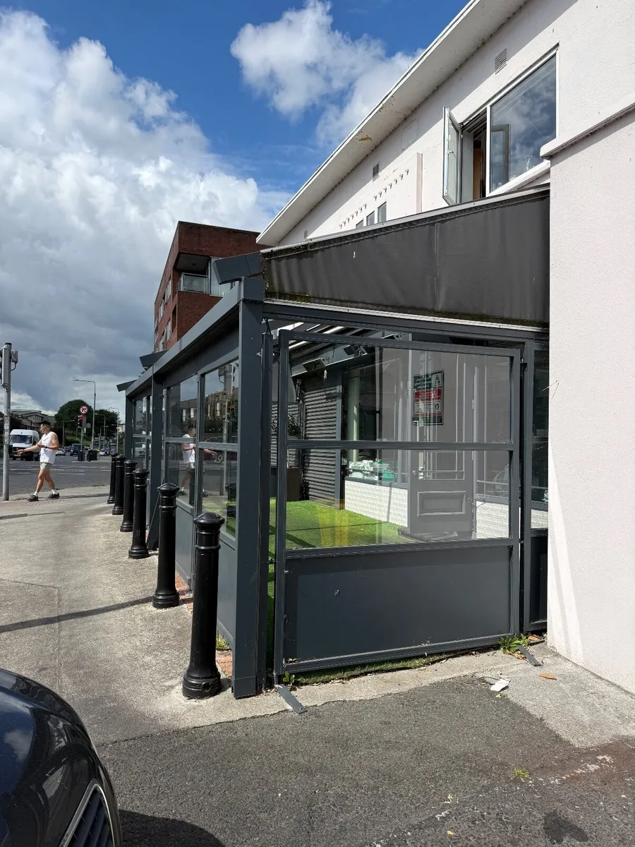 Commercial Restaurant/Bar Pergola / Awning - Image 3