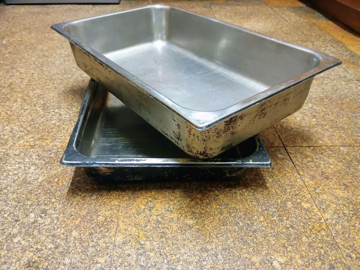 2 x Gastronorm trays