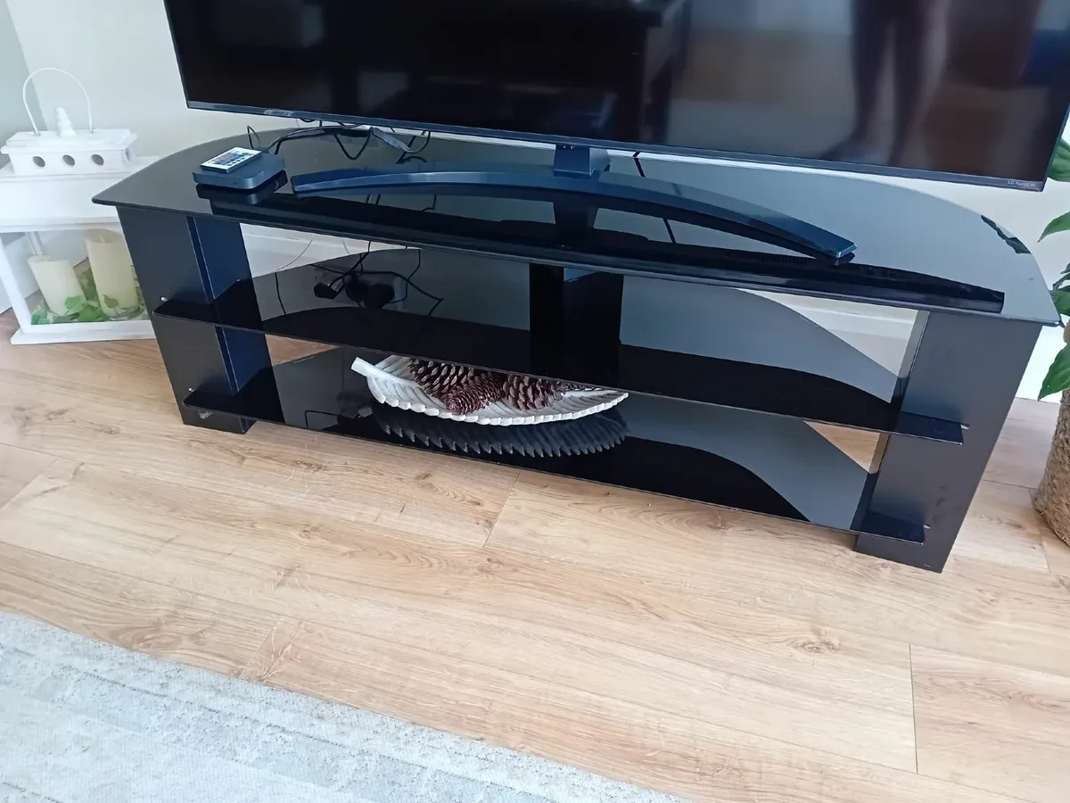 Tv stand