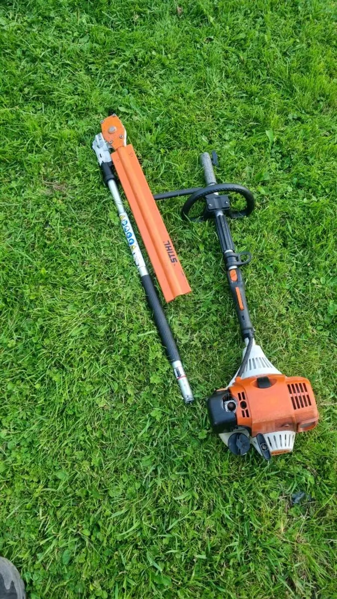 Stihl long reach hedge trimmer km130r - Image 1