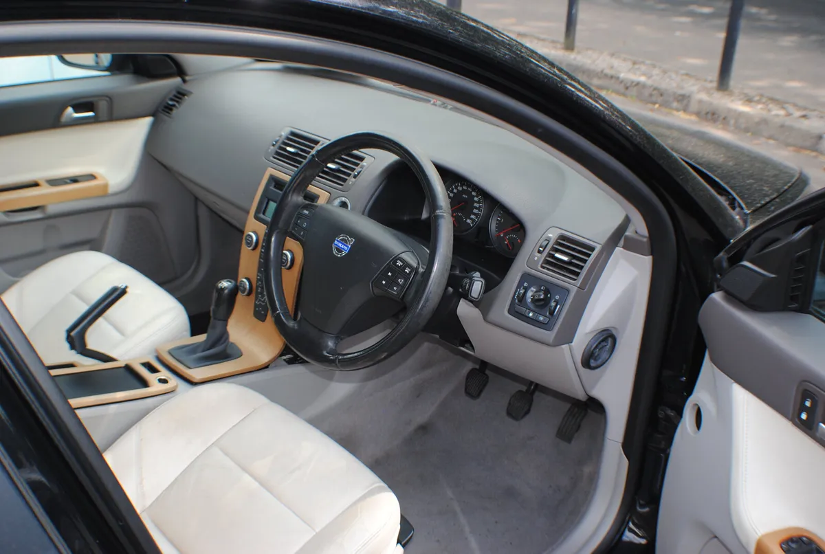 Volvo S40 2013 1.6 4DR SALOON - Image 4