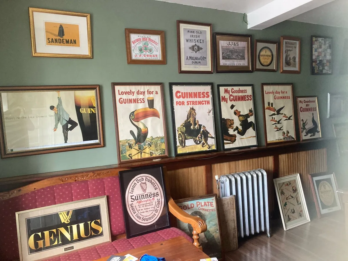 Pub memorabilia - Image 1