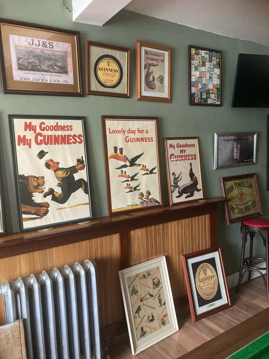 Pub memorabilia - Image 2